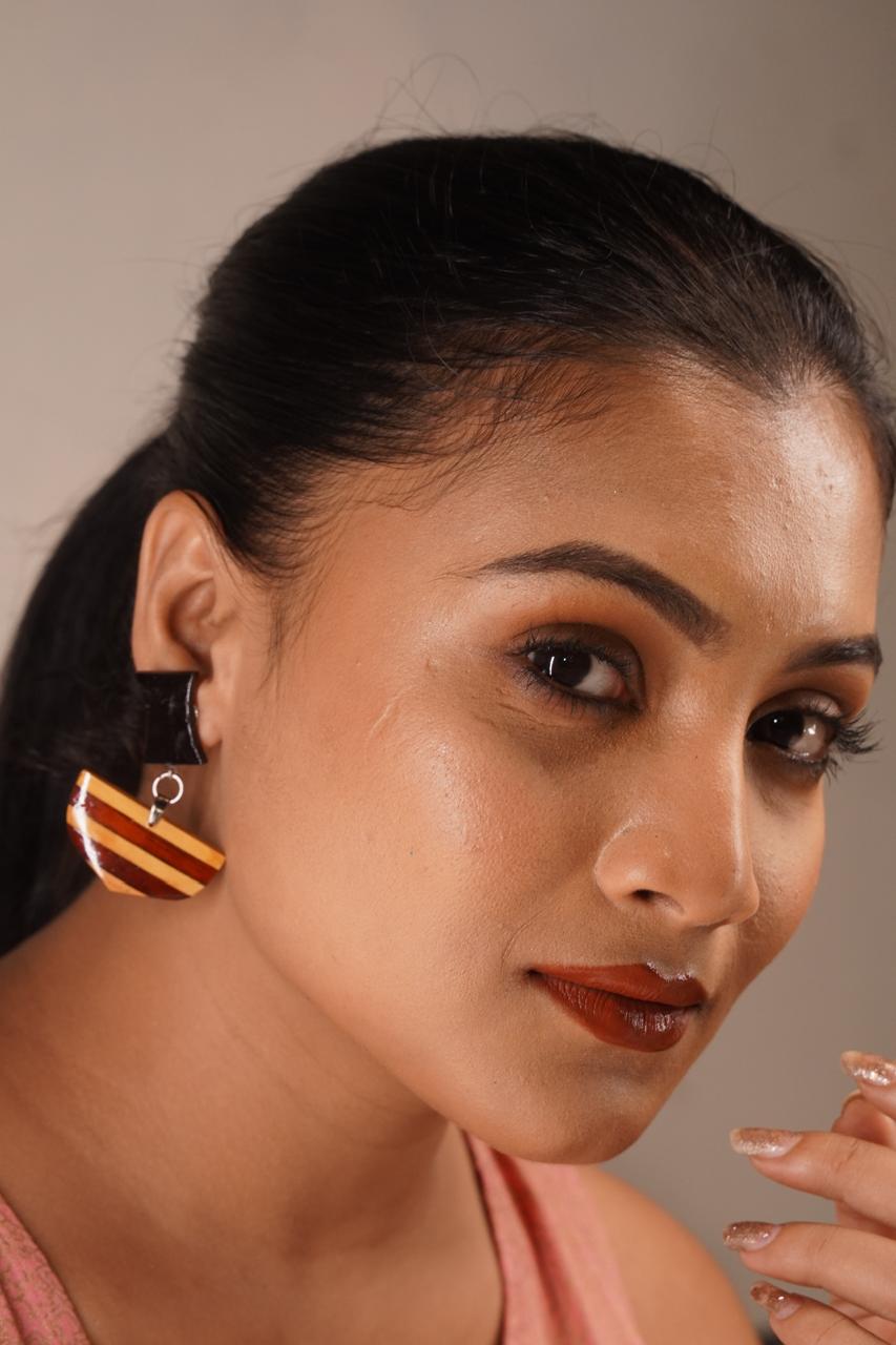 Vani handcrafted Boxwood, Padauk and Ebony earrings, about 10 g a pair