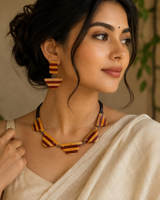 Sandhya Wooden Jewellery Set – Padauk & Boxwood Bar and Half-Round Necklace with Earrings - Chandrakalakriti