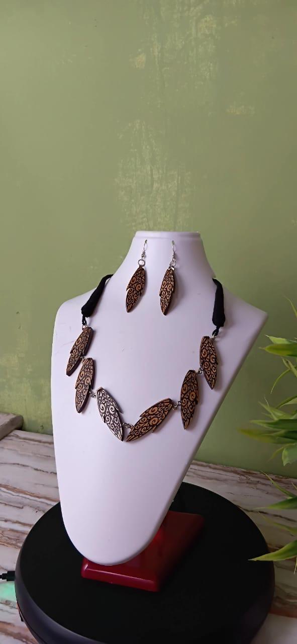 Kalpavalli Wooden Jewellery Set – Engraved & Filled Boxwood Leaf Earrings with Necklace - Chandrakalakriti