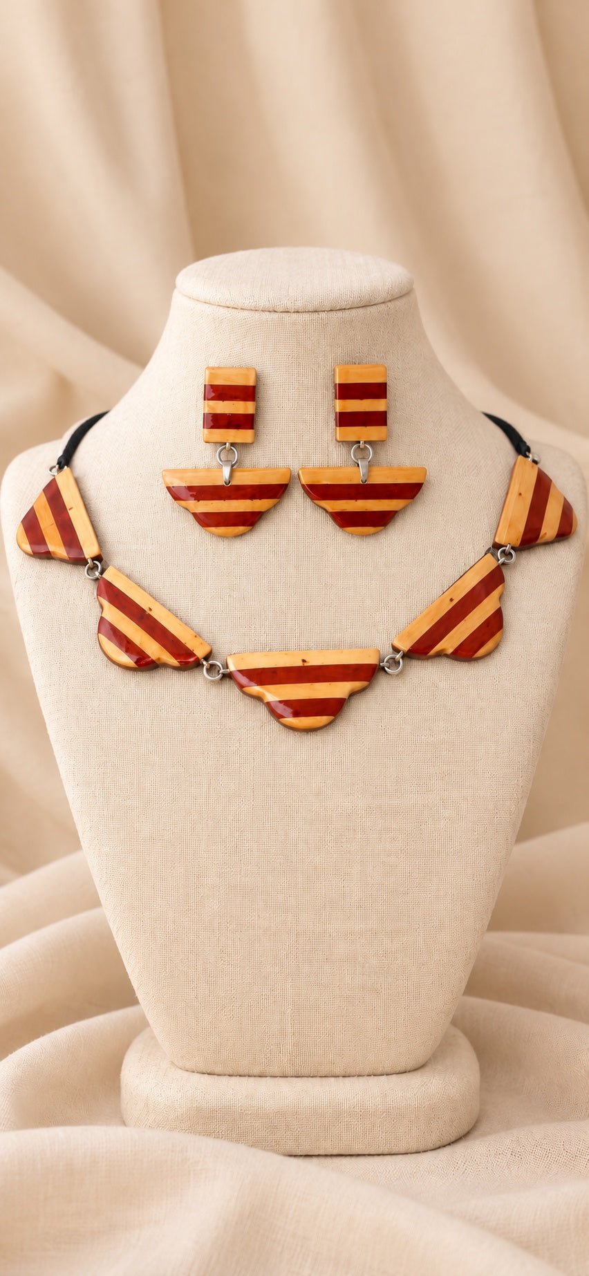Sandhya Wooden Jewellery Set – Padauk & Boxwood Bar and Half-Round Necklace with Earrings - Chandrakalakriti